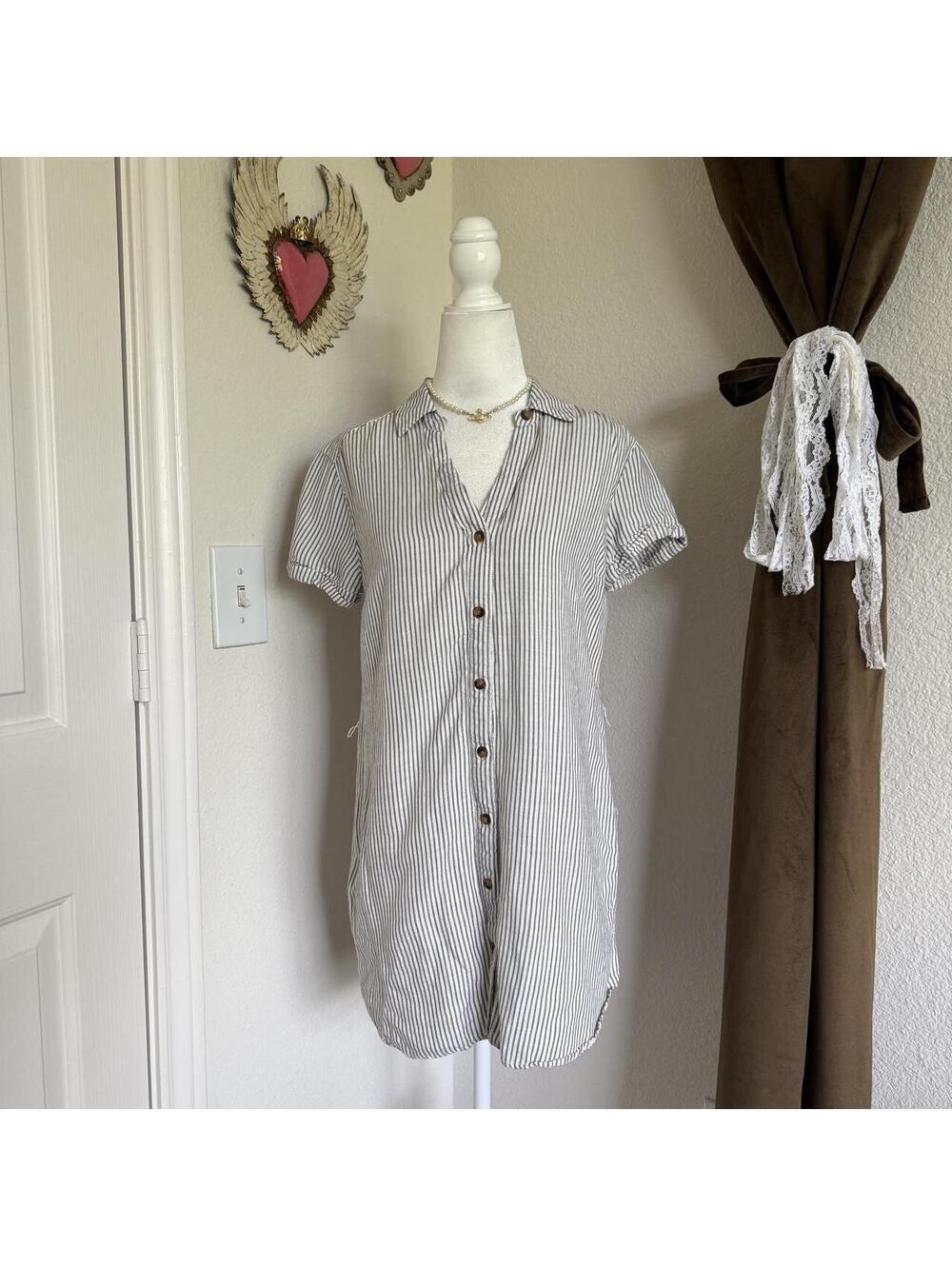 Abercrombie & Fitch Quiet Luxury Button Detail Mini Dress